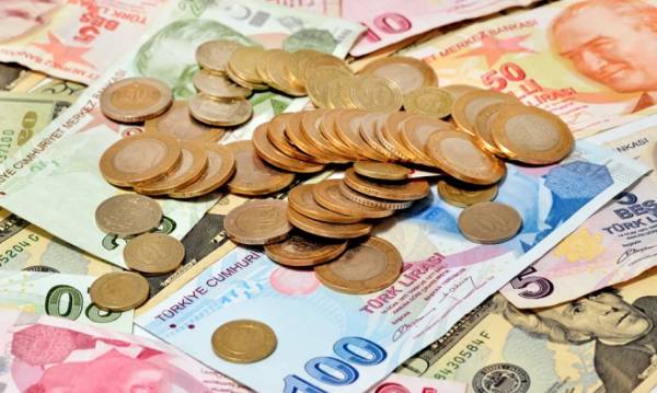 Καταρρέει η τουρκική λίρα - Το δολάριο έφτασε τις 30 λίρες (Βίντεο)