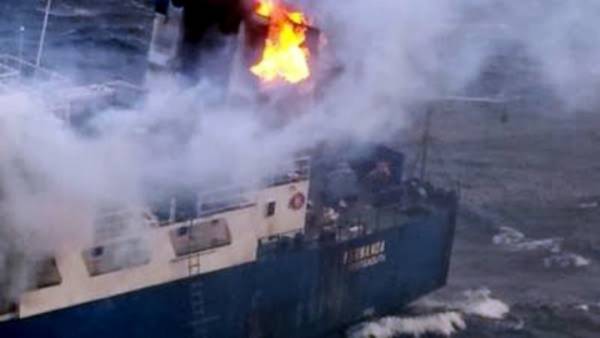Πυρκαγιά σε πλοίο με 335 επιβαίνοντες στη Βαλτική