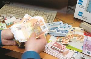 Στα €4,42 δισ. οι ληξιπρόθεσμες οφειλές του Δημοσίου το Μάρτιο