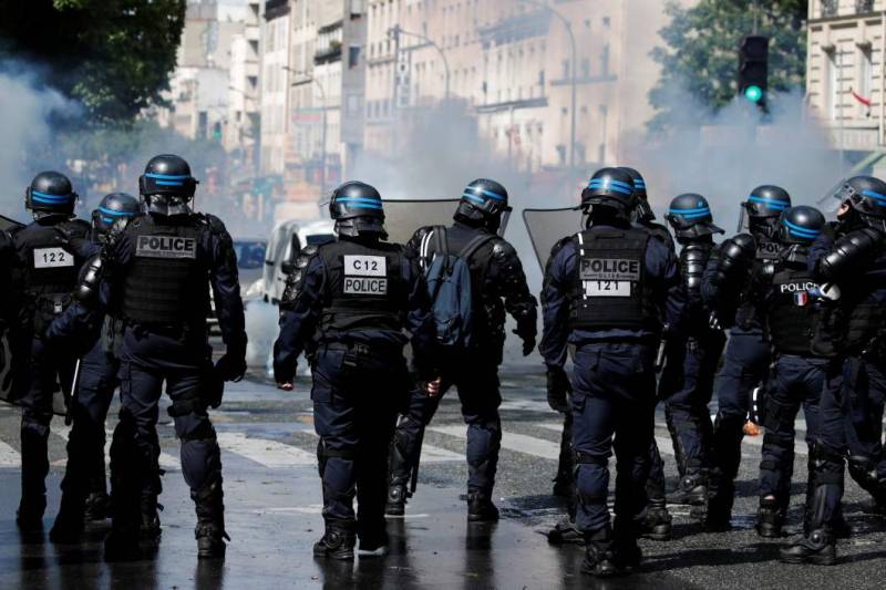 Γαλλία: Πάνω από 90.000 αστυνομικοί στο Παρίσι την παραμονή της Πρωτοχρονιάς