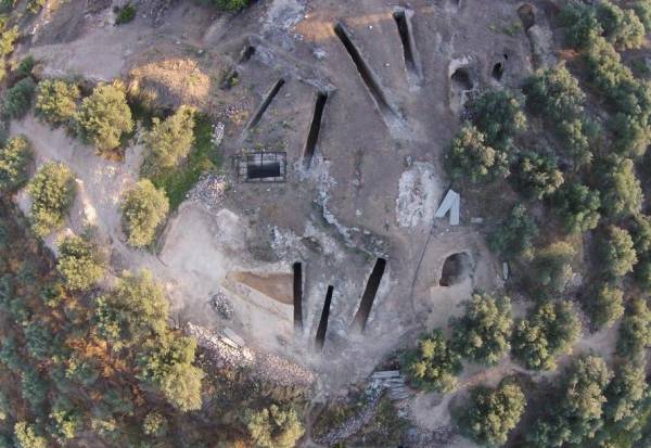 Ασύλητος θαλαμοειδής τάφος εντοπίστηκε στο μυκηναϊκό νεκροταφείο των Αηδονίων στη Νεμέα