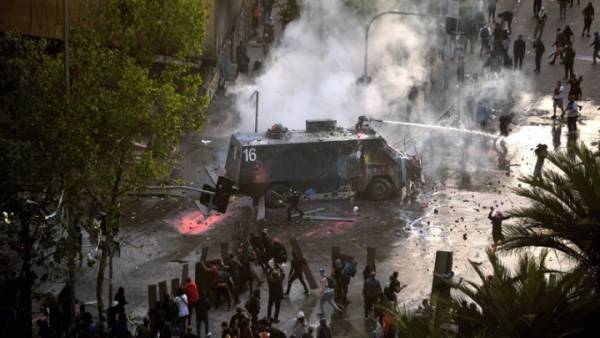 Χιλή: Συνεχίστηκαν για 11η ημέρα οι διαδηλώσεις στο Σαντιάγο