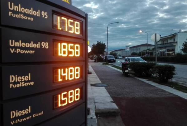 Πρατηριούχοι για τιμή βενζίνης: Στα 2 ευρώ η αμόλυβδη στα μεγάλα αστικά κέντρα (βίντεο)