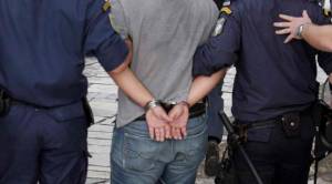 Συνελήφθη ο ένας από τους τρεις δραπέτες των κρατητηρίων Κορίνθου