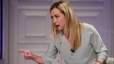 Ιταλία: Η Μελόνι πάει και δεύτερο δημοσιογράφο στο δικαστήριο