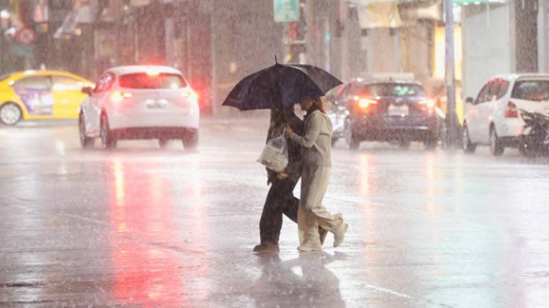 Ισχυρές βροχές και καταιγίδες σήμερα και αύριο - Κακοκαιρία Adel από την Πέμπτη
