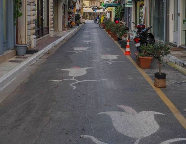 Ο δρόμος της Καλαμάτας που είναι ζωγραφισμένος στο... χέρι (Βίντεο)