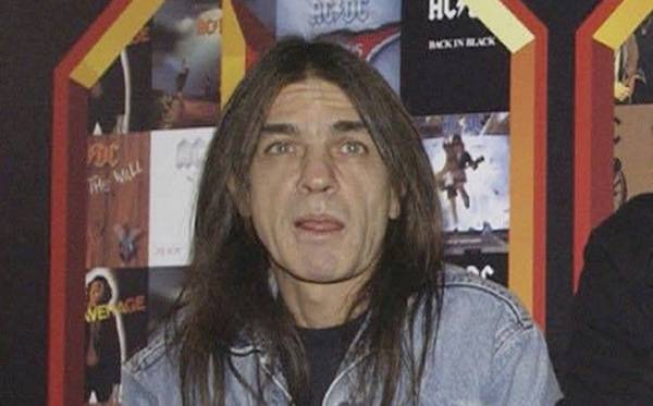 Πέθανε ο κιθαρίστας - θρύλος των AC/DC Malcolm Young