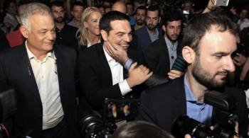 Spiegel για Τσίπρα: «Μπαμπούλας» στην Ευρώπη, στην Ελλάδα «ήρωας»