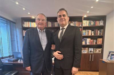 Αποδέχτηκε την πρόσκληση ο Καραμανλής - Επίτιμος δημότης Καλαμάτας στις 2 Φεβρουαρίου