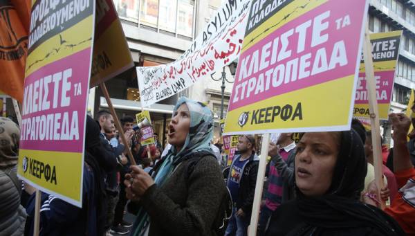 Ολοκληρώθηκε το αντιρατσιστικο συλλαλητήριο στο κέντρο της Αθήνας