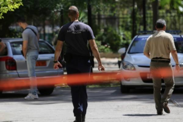Παλαιό Φάληρο: Βρέθηκαν τα αποτυπώματα σεσημασμένου ληστή στο αυτοκίνητο με τα όπλα