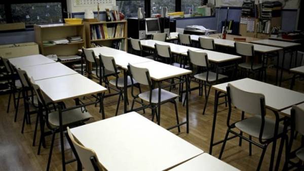 Κλειστά τα σχολεία σε Ανδρο, Τήνο και Μύκονο, λόγω των θυελλωδών ανέμων