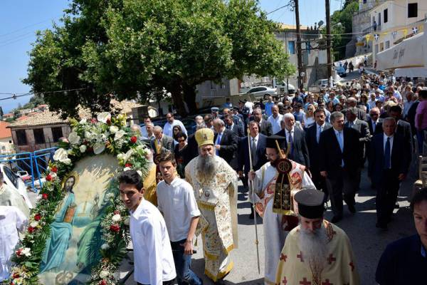 Πλήθος κόσμου στον εορτασμό του Αγίου Πνεύματος στην Κυπαρισσία 