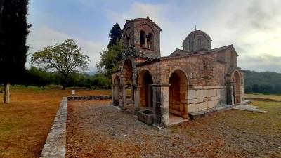 Θεία Λειτουργία στο Βυζαντινό ναό της Σαμαρίνας