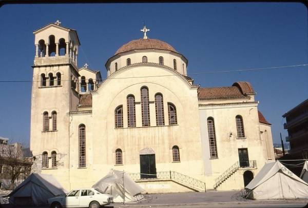 Ο ναός των Ταξιαρχών μετά το σεισμό του 1986 (φωτογραφίες)
