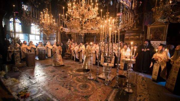 Με βυζαντινή μεγαλοπρέπεια εορτάστηκε στο Άγιον Όρος η εθνική επέτειος της 25ης Μαρτίου