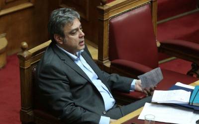 Χριστόφορος Βερναρδάκης: Μην χτυπάτε τον Τσίπρα, είναι μόνο 44 ετών