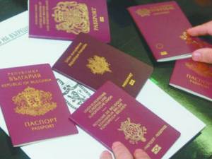 Πέντε συλλήψεις Σύρων με πλαστά ταξιδιωτικά έγγραφα στο αεροδρόμιο Καλαμάτας