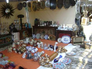 Θεσμός το υπαίθριο παζάρι αντικών στην Κυπαρισσία