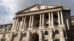 Βρετανοί τραπεζίτες επιστρέφουν τα μπόνους των 7 τελευταίων χρόνων
