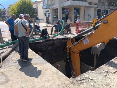 Καλαμάτα: "Μάχη" με τον χρόνο για αποκατάσταση του αγωγού αποχέτευσης (βίντεο)