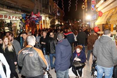 Επιτυχημένη πρεμιέρα για την &quot;Κόκκινη Νύχτα&quot; (βίντεο-φωτογραφίες)