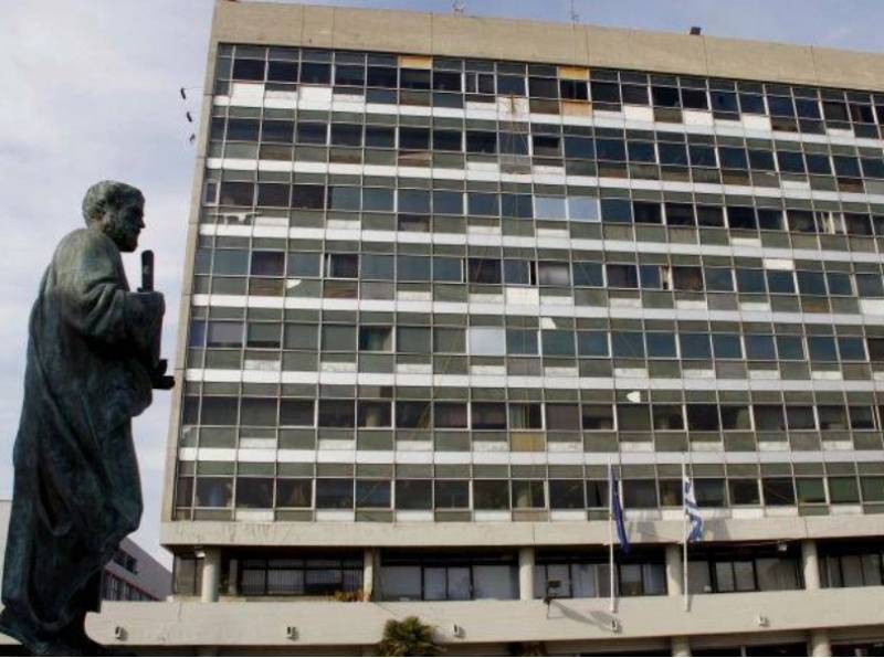 Θεσσαλονίκη: Φοιτητές απέκλεισαν συμβολικά το κτίριο του ΕΛΚΕ στο ΑΠΘ