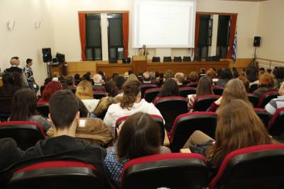 “Εννοια του χώρου στη σύγχρονη φυσική» από τον καθηγητή Γιάννη Ηλιόπουλο