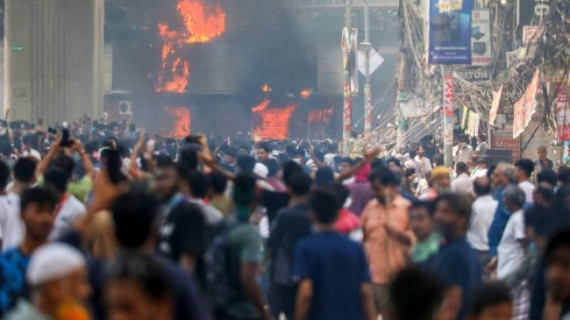 Μπανγκλαντές: Τουλάχιστον 700 τραυματίες σε βίαια επεισόδια