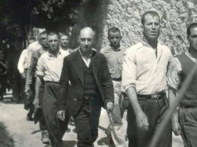 Το ΚΚΕ ταυτοποίησε δύο από τους εκτελεσθέντες της Καισαριανής που φαίνονται στις φωτογραφίες