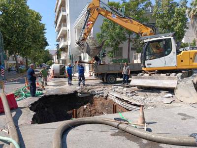 Καλαμάτα: "Μάχη" για επιδιόρθωση της μεγάλης βλάβης στον αγωγό αποχέτευσης (βίντεο)