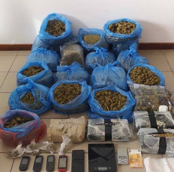Δύο συλλήψεις για 28 κιλά χασίς από τη Δίωξη Ναρκωτικών Καλαμάτας