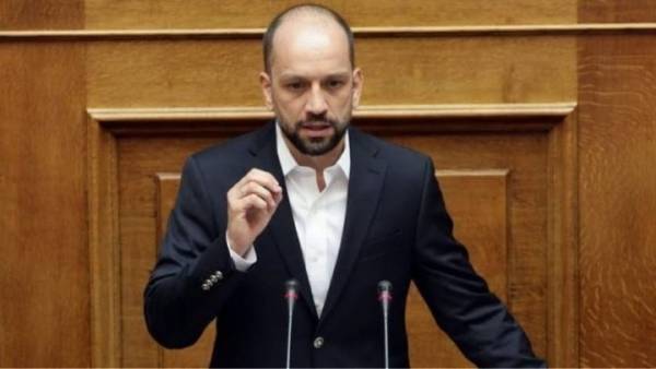 Κώστας Μπάρκας: Αποκαθίσταται η εμπιστοσύνη των αγορών στην ελληνική οικονομία