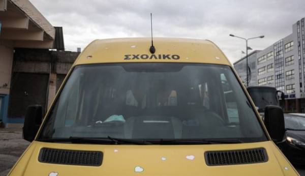 Καλύβια: Συνελήφθη οδηγός σχολικού λεωφορείου χωρίς άδεια οδήγησης
