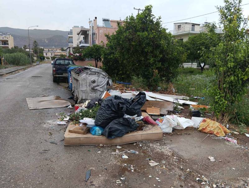 Αυτοσχέδιος σκουπιδότοπος