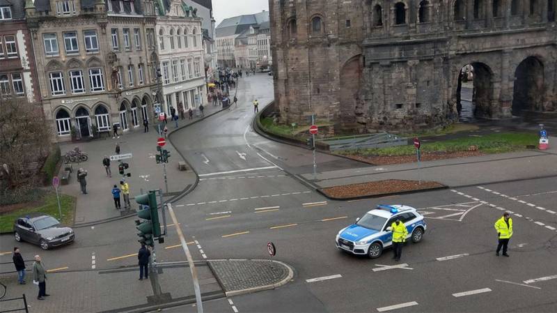 Αυτοκίνητο έπεσε σε πεζούς στην πόλη Trier της Γερμανίας - Πληροφορίες για τραυματίες