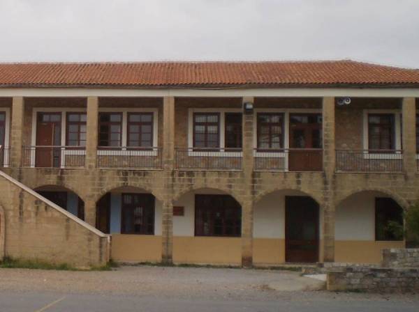 Ζητούν αντικατάσταση στέγης στο Γυμνάσιο - Λύκειο Καρδαμύλης Κοζομπόλη και Κωνσταντινέας
