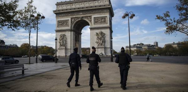 Γαλλία: Ο κορονοϊός «αφάνισε» το Παρίσι - Απώλεια τουριστικών εσόδων 15,5 δισεκ. ευρώ