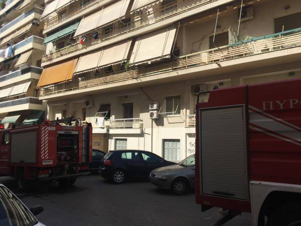 Φωτιά σε διαμέρισμα στην οδό Κανάρη στην Καλαμάτα (βίντεο)