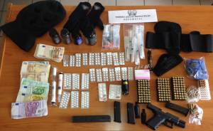 Σύλληψη 36χρονου με όπλα, ναρκωτικά και αναβολικά στον Ξηρόκαμπο Κυπαρισσίας