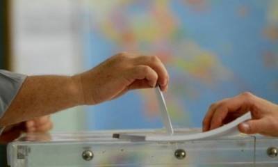 Κατατέθηκε στη Βουλή ο &quot;Κλεισθένης Ι&quot;: Απλή αναλογική σε δημοτικές και περιφερειακές εκλογές