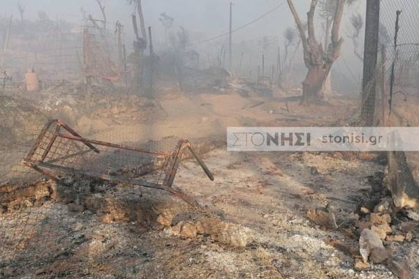 Φωτιά στη Μόρια: Εικόνες ολικής καταστροφής στον καταυλισμό