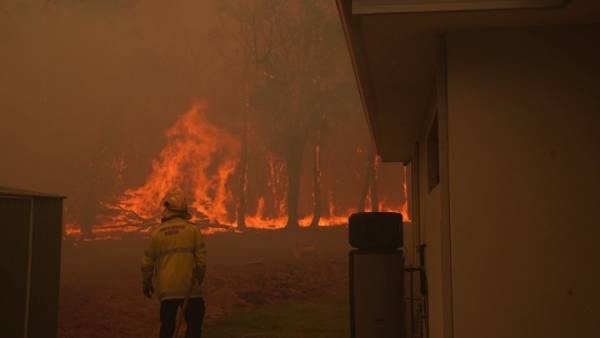 Αυστραλία: Καταστροφικές πυρκαγιές στο Περθ - Καταστράφηκαν 71 κατοικίες