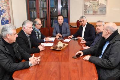 Καφαντάρης με εργαζόμενους στους δήμους