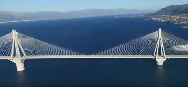 Πετώντας με drone πάνω από τη γέφυρα Ρίου - Αντιρρίου (βίντεο)