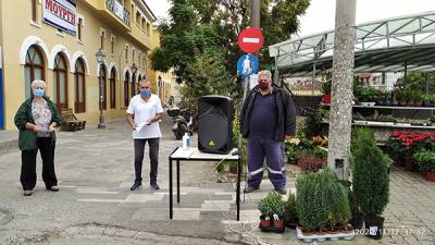 Συμβολική εκδήλωση μπροστά από τη ΔΕΥΑΚ για το Πολυτεχνείο