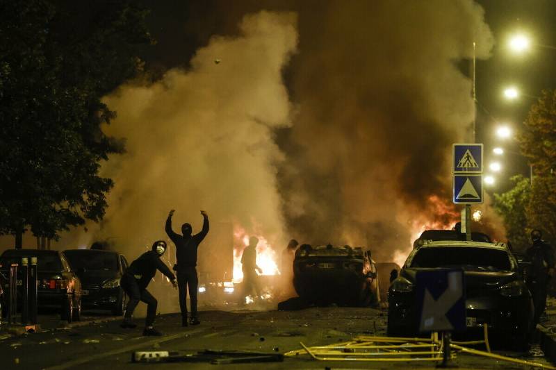 Ταραχές στη Γαλλία: Οι ζημιές είχαν αξία τουλάχιστον 730 εκατ. ευρώ 