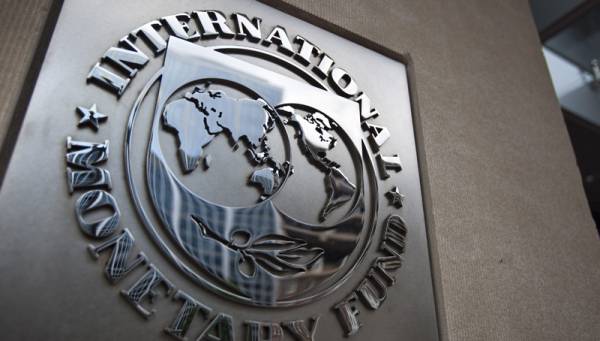 Spiegel: Τo ΔΝΤ θα διαθέσει έως 5 δισ. στο ελληνικό πρόγραμμα- Υποθετικά σενάρια απαντά το Ταμείο