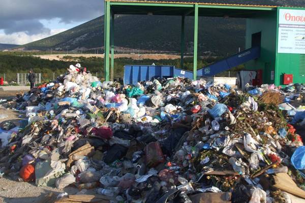 Δήμος Μεγαλόπολης: Ανακοίνωση για τα σκουπίδια που θάβονται στην Ηλεία